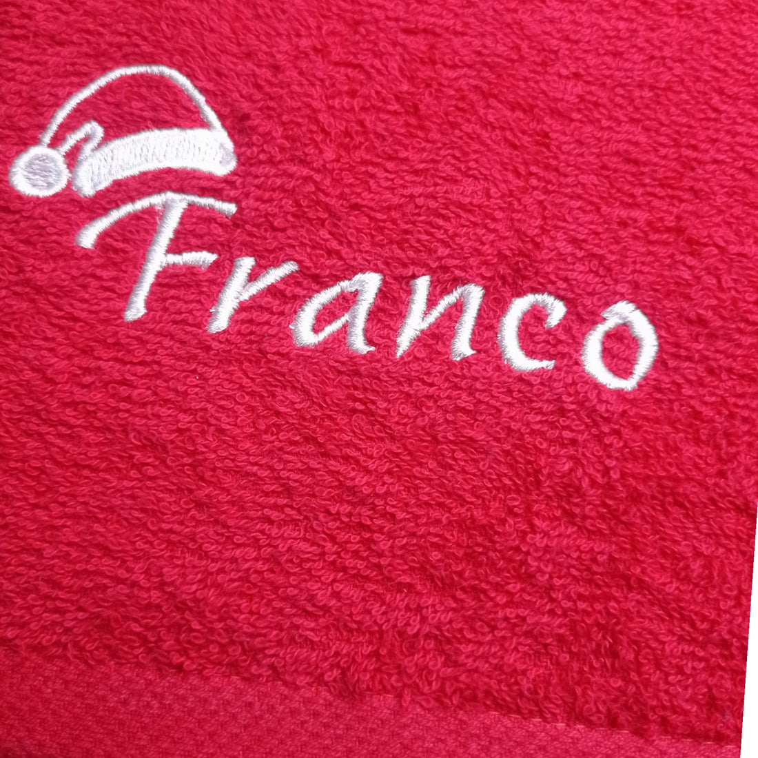 Regalo di Natale per coppia. Set asciugamani natalizi bagno personalizzati. 4 asciugamani rossi ricamati in 100% cotone.